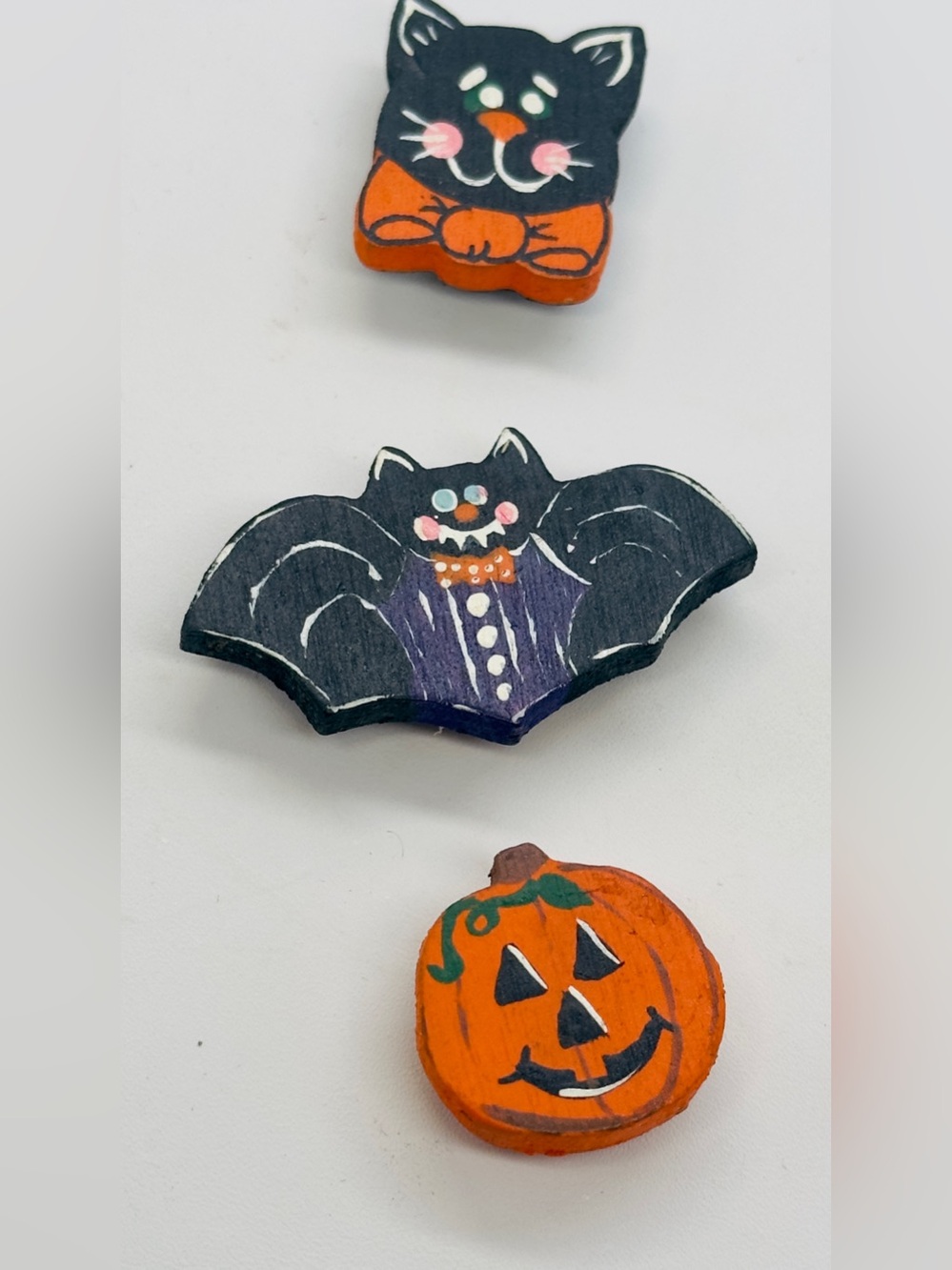 Vintage Painted Wood Halloween Button Covers Arts Crafts Cat Bat Pumpkin 3 Pc